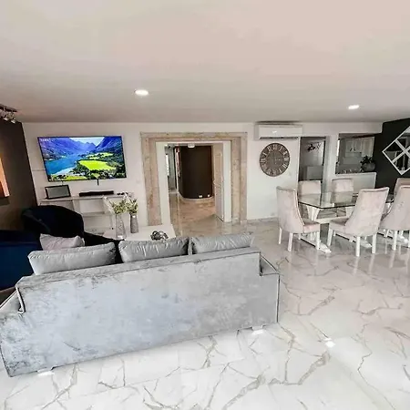 Apartamento Moderno Frente Al Mar En